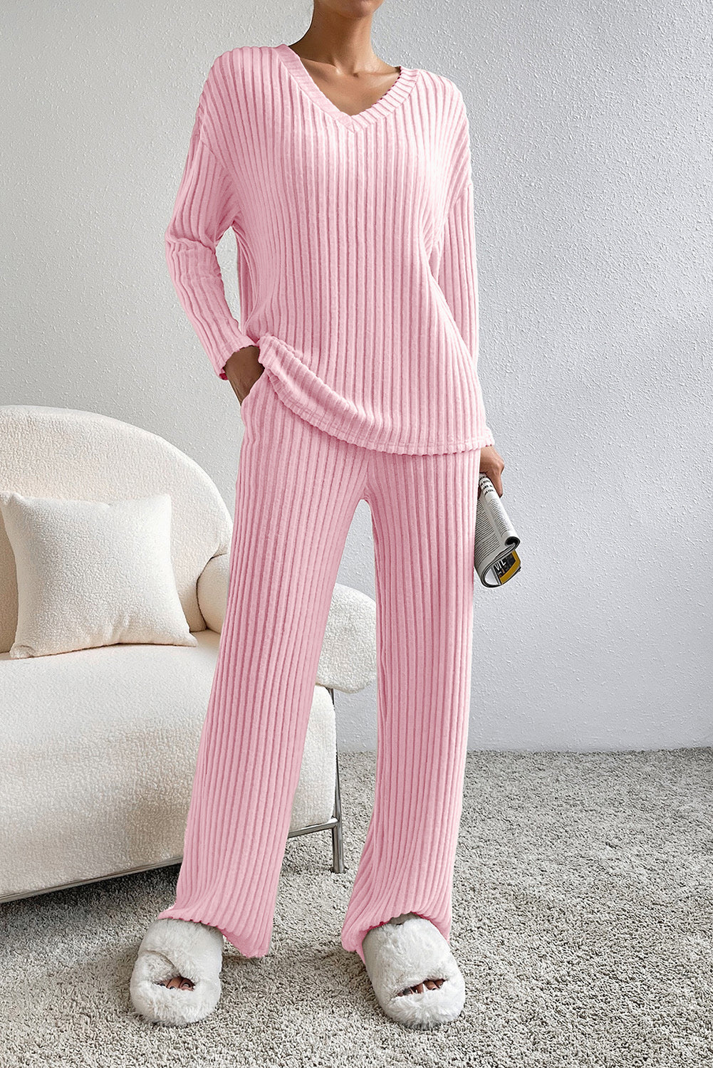 Ribbed V-Neck Lounge Set – Cozy Two-Piece Outfit for Everyday Comfort