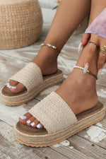 Load image into Gallery viewer, White Boho Single Band Slippers
