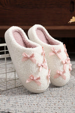 Load image into Gallery viewer, White Cute Bow Decor Plush House Slipper
