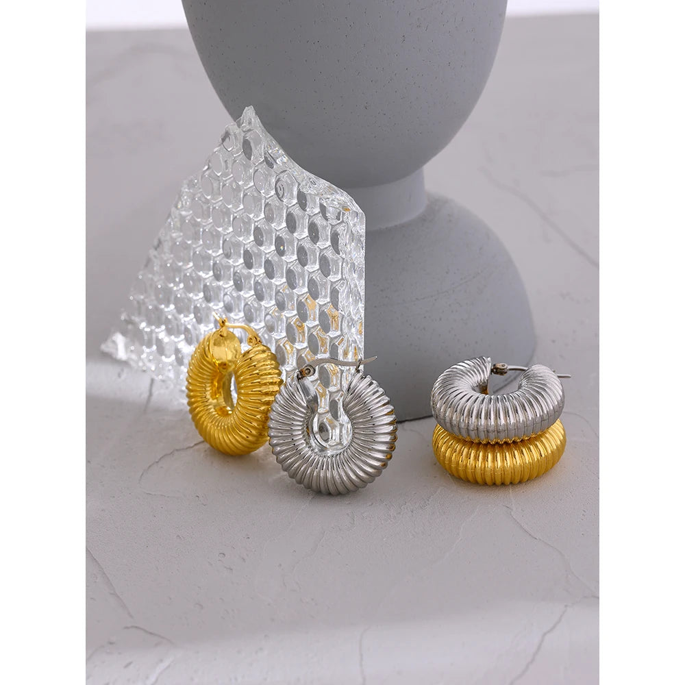 Women's Chunky Ribbed Hoop Earrings | 18K Gold Plated Stainless Steel | Waterproof