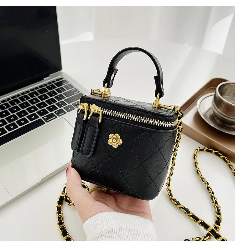 Small Shoulder Bucket Mini Bag Crossbody with Metal Chain – Trendy and Versatile Handbag