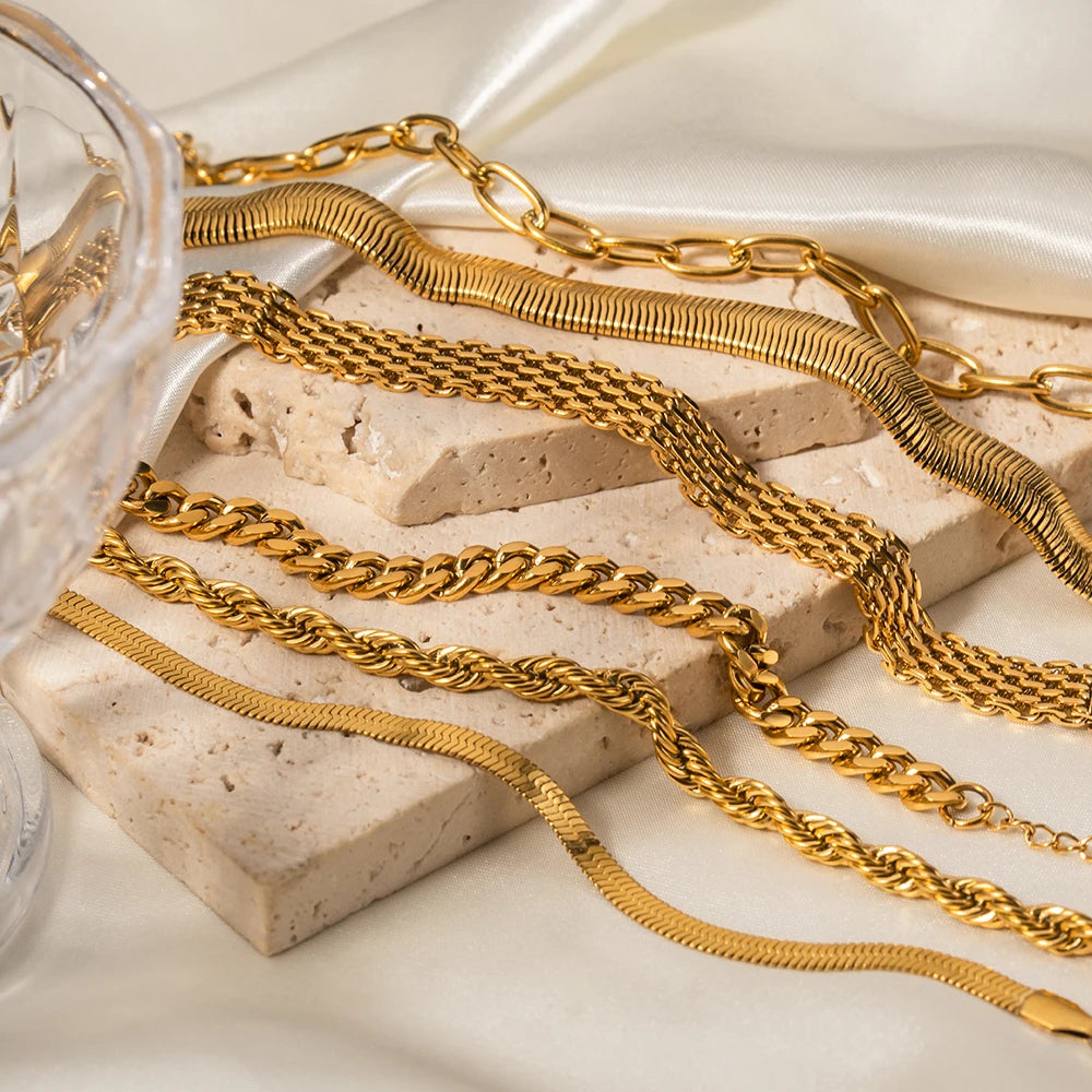 Flat Herringbone Snake Chain Bracelet | 18K Gold | 3mm | The PM Edit