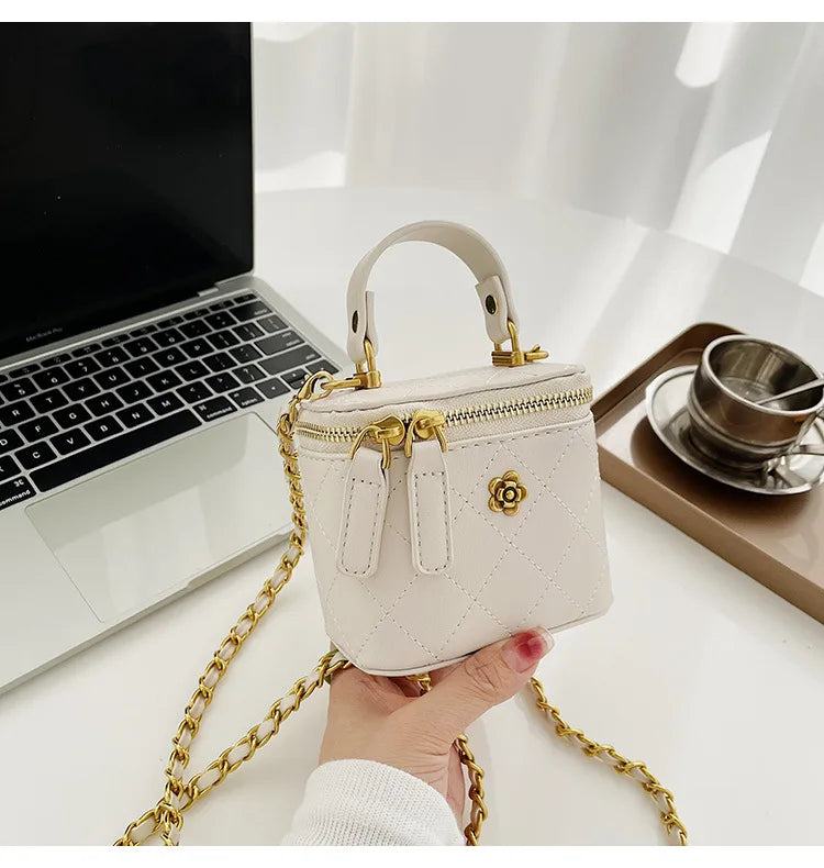 Small Shoulder Bucket Mini Bag Crossbody with Metal Chain – Trendy and Versatile Handbag
