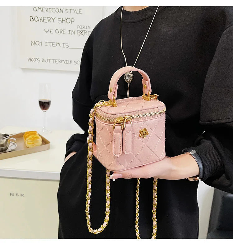 Small Shoulder Bucket Mini Bag Crossbody with Metal Chain – Trendy and Versatile Handbag