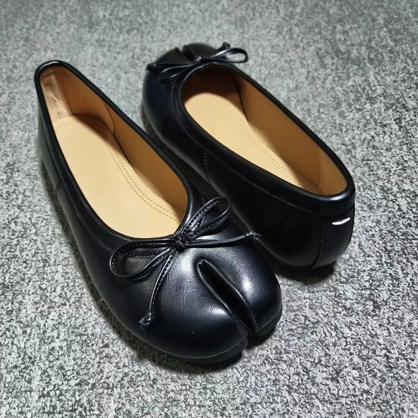 Split Toe Tabi Ballet Flats – Slip-On Leather Loafers for Women