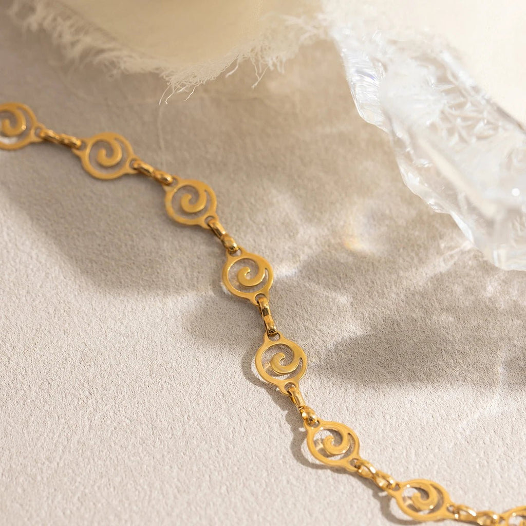 Gold Spiral Swirl Link Chain Necklace | 18K PVD Stainless Steel Statement Jewelry - The PM Edit