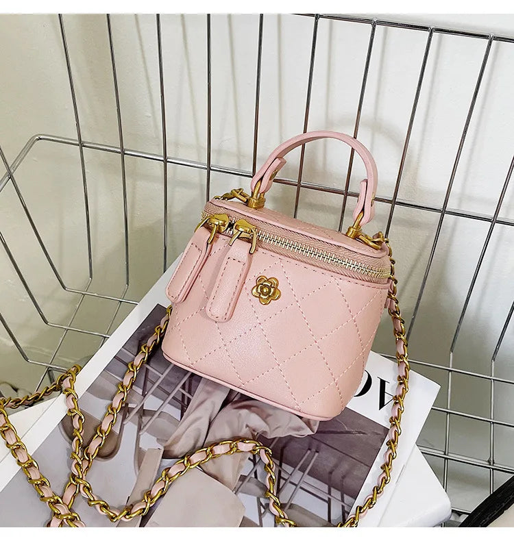Small Shoulder Bucket Mini Bag Crossbody with Metal Chain – Trendy and Versatile Handbag