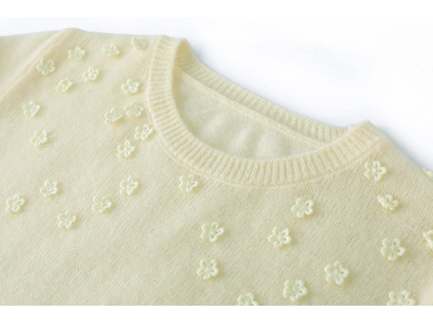 Wool Round Neck Pullover Sweater | Full-Body Floral Knit | 6 Colors, Sizes S–XXL