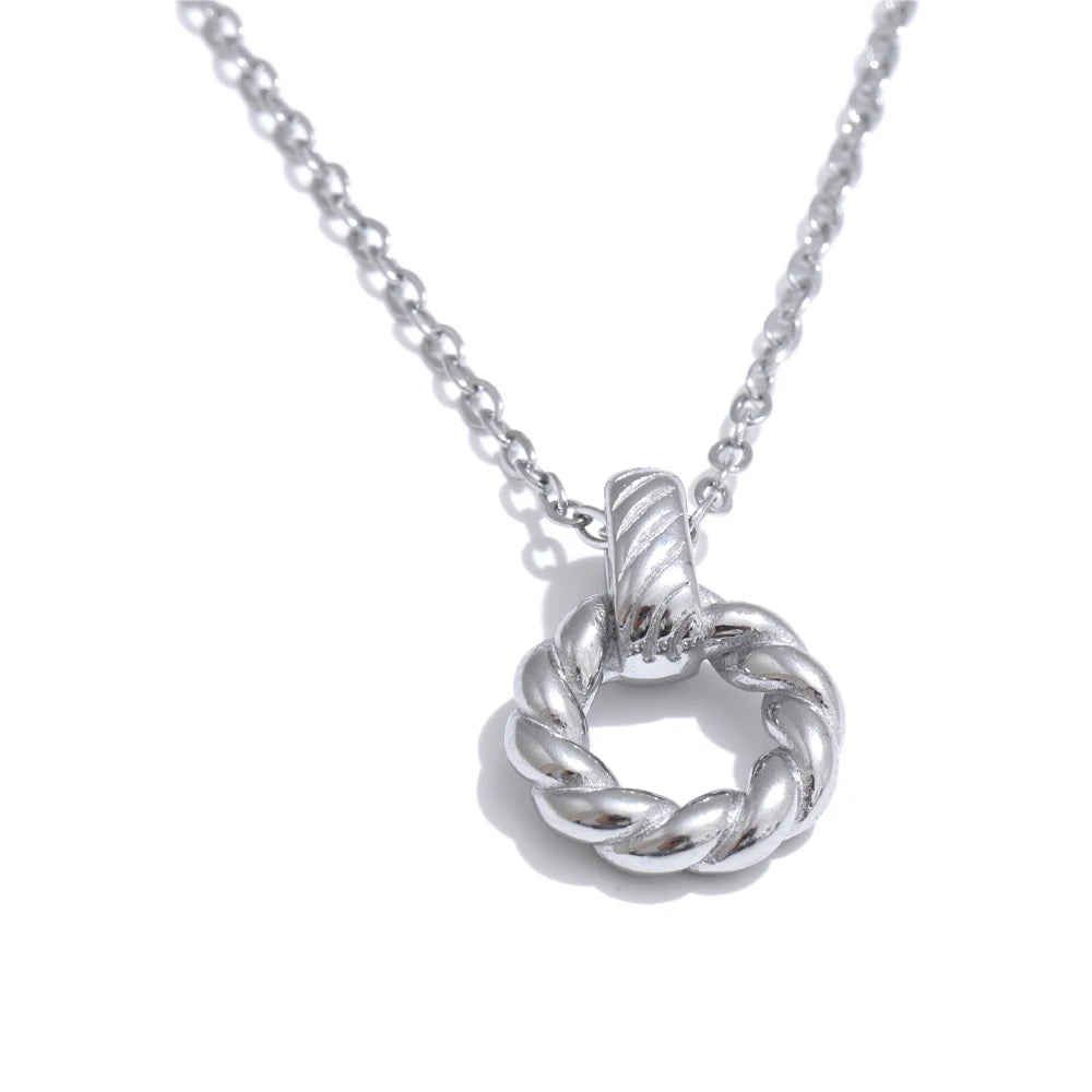 Twisted Rope Circle Pendant Necklace | 18K PVD Gold & Silver Stainless Steel Jewelry