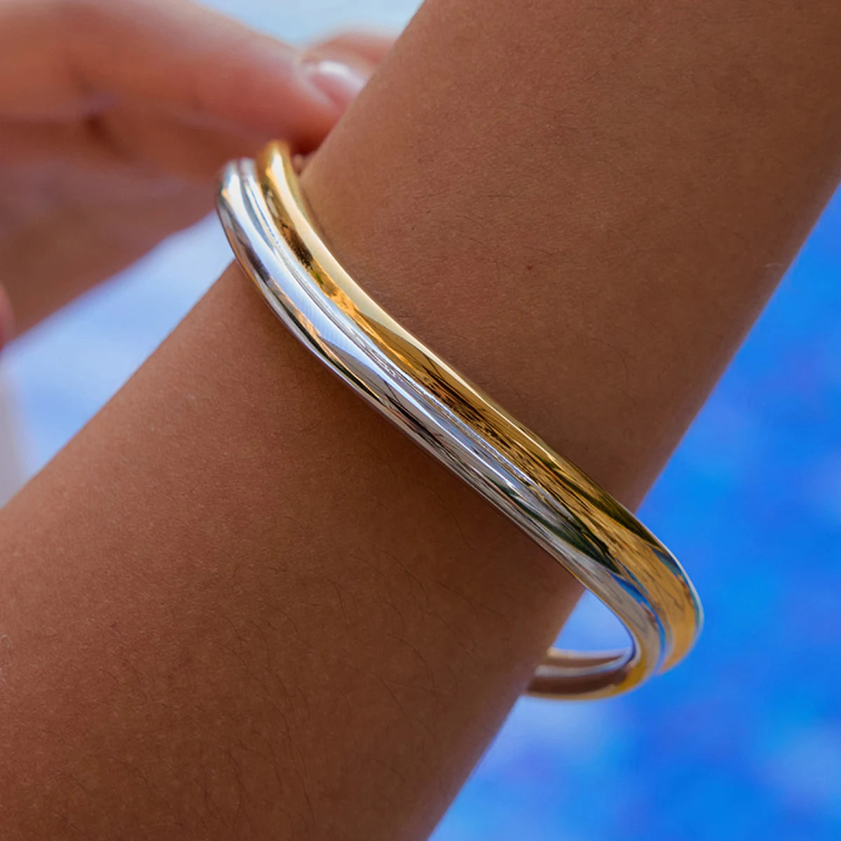 Two-Tone Wave Bangle Bracelet | 18K Gold & Silver Stainless Steel Minimalist Jewelry