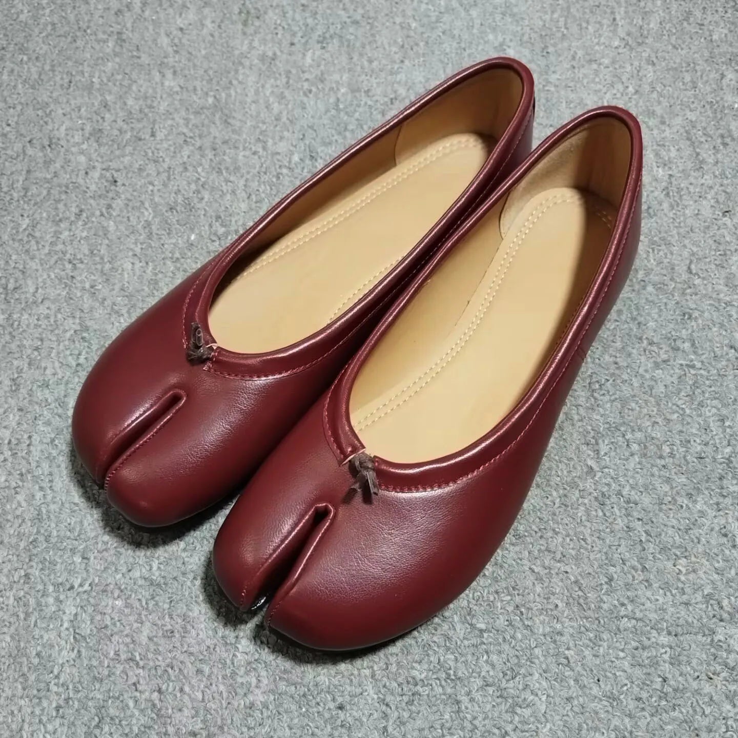 Split Toe Tabi Ballet Flats – Slip-On Leather Loafers for Women