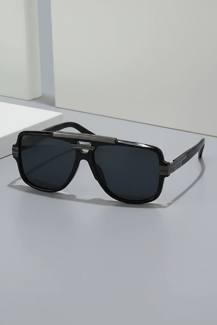 Black lens variant