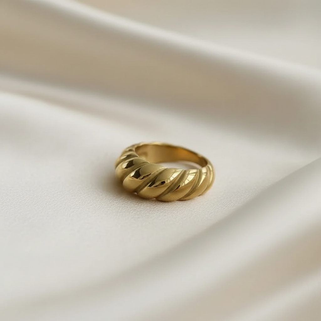 Croissant Ring — Silk Angled