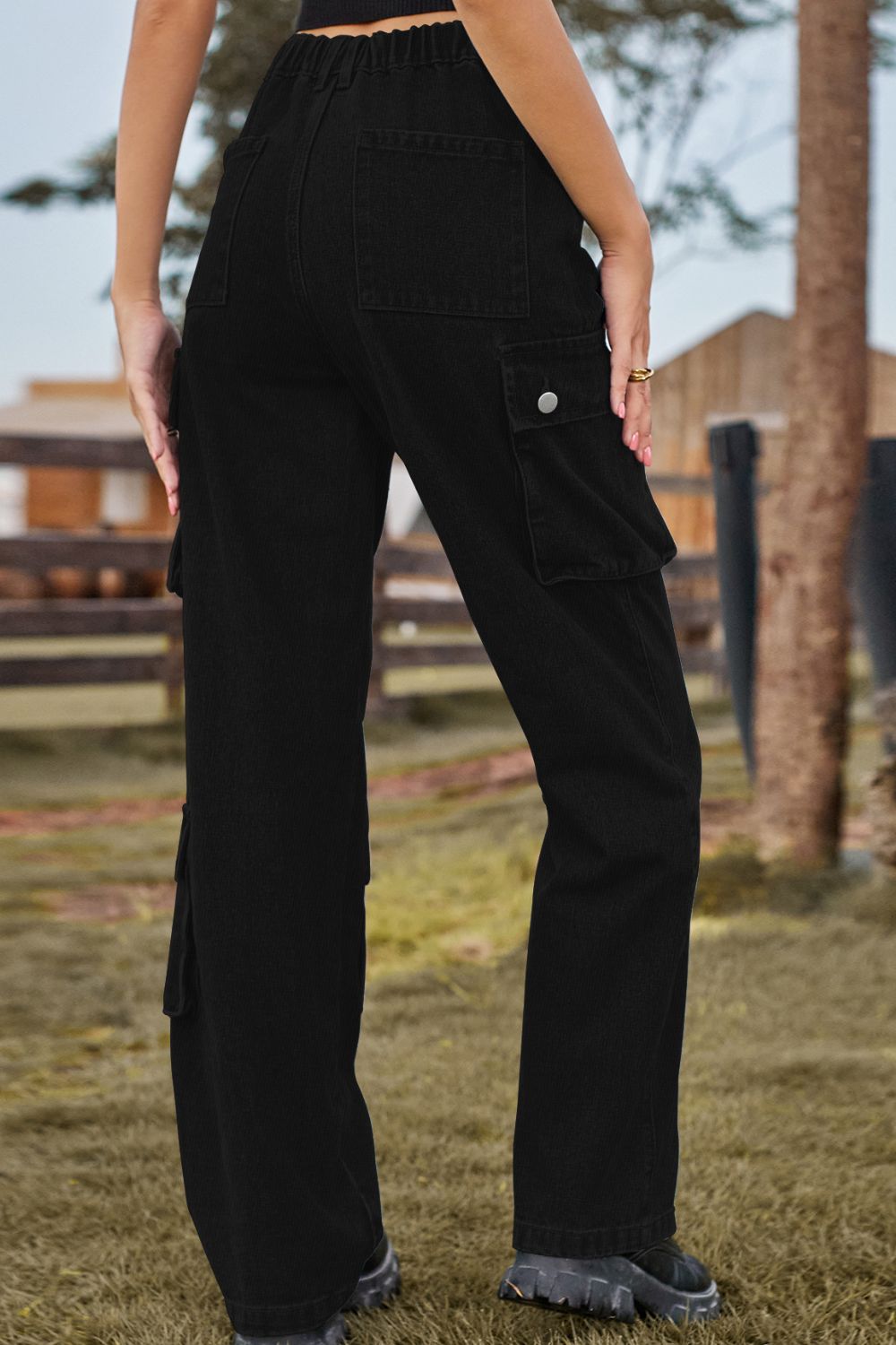 Loose Fit Wide Leg Cargo Pants