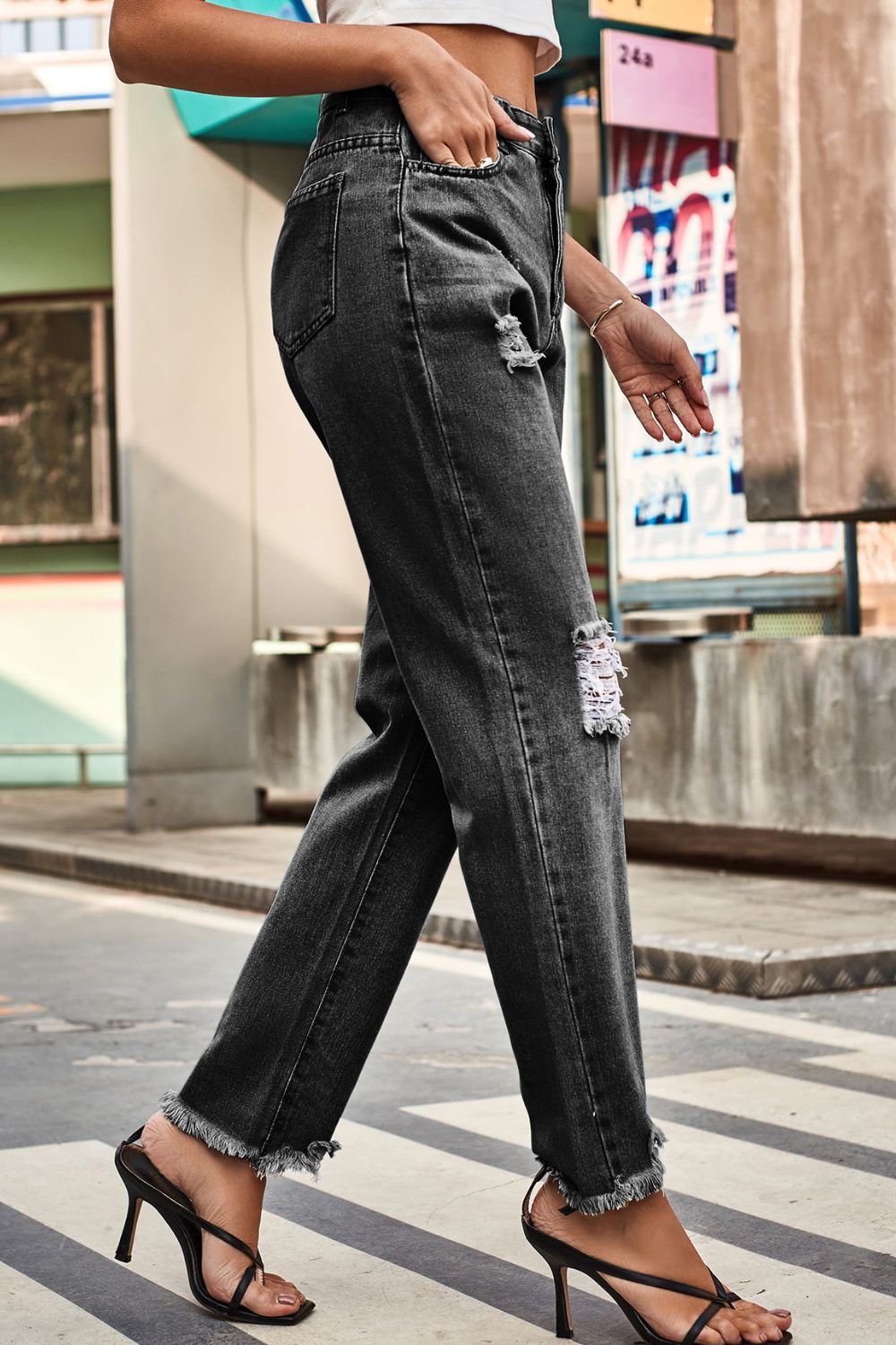 Distressed Buttoned Loose Fit Pants