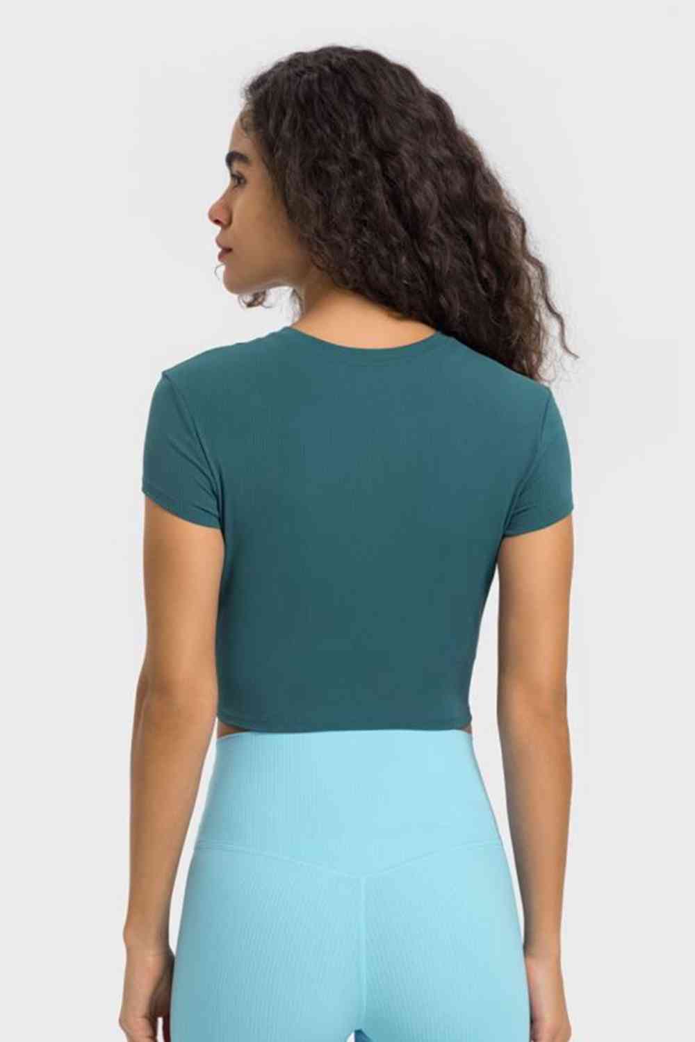 Round Neck Short Sleeve Cropped Sports Tee
