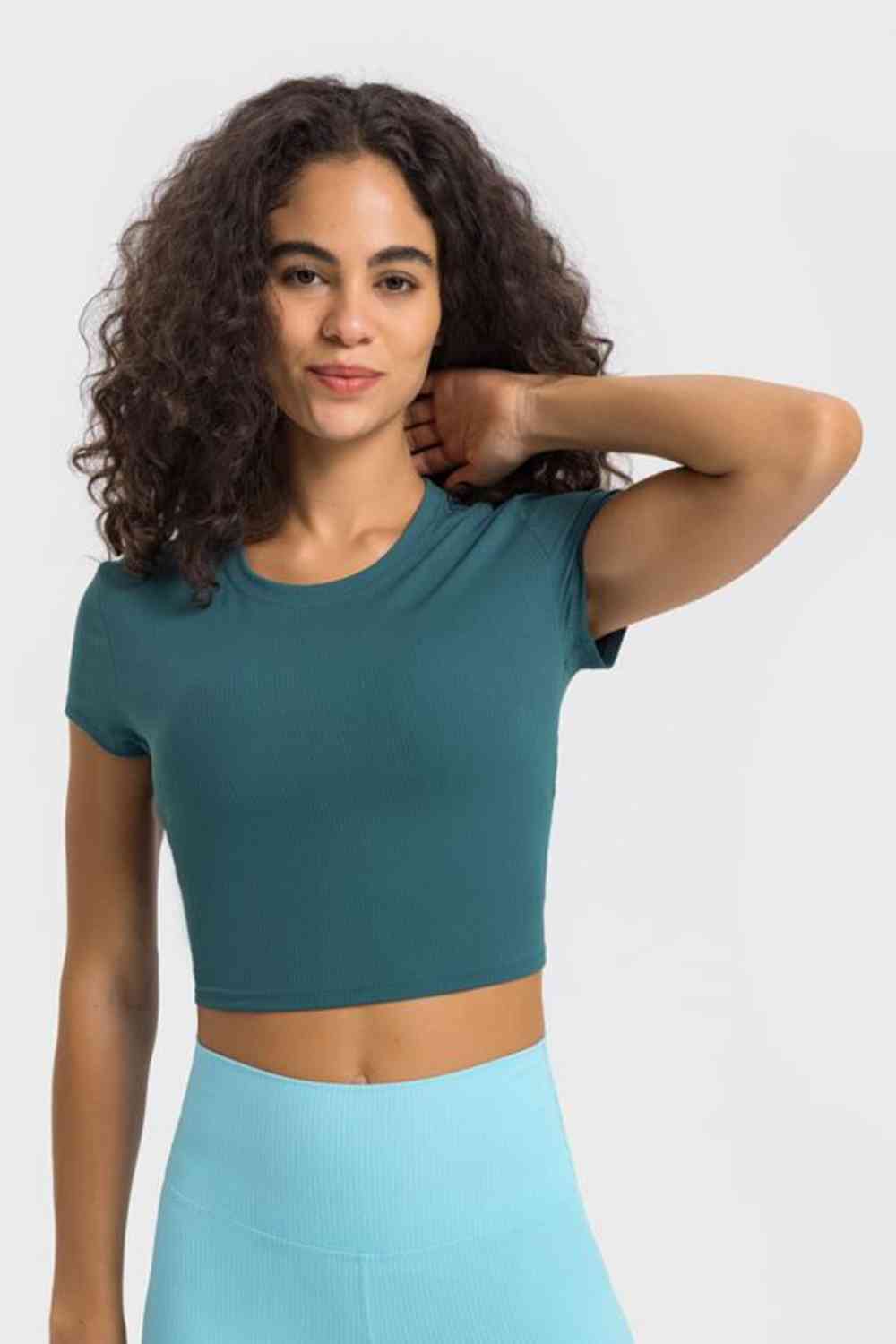 Round Neck Short Sleeve Cropped Sports Tee