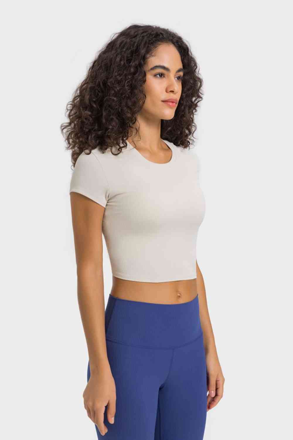 Round Neck Short Sleeve Cropped Sports Tee
