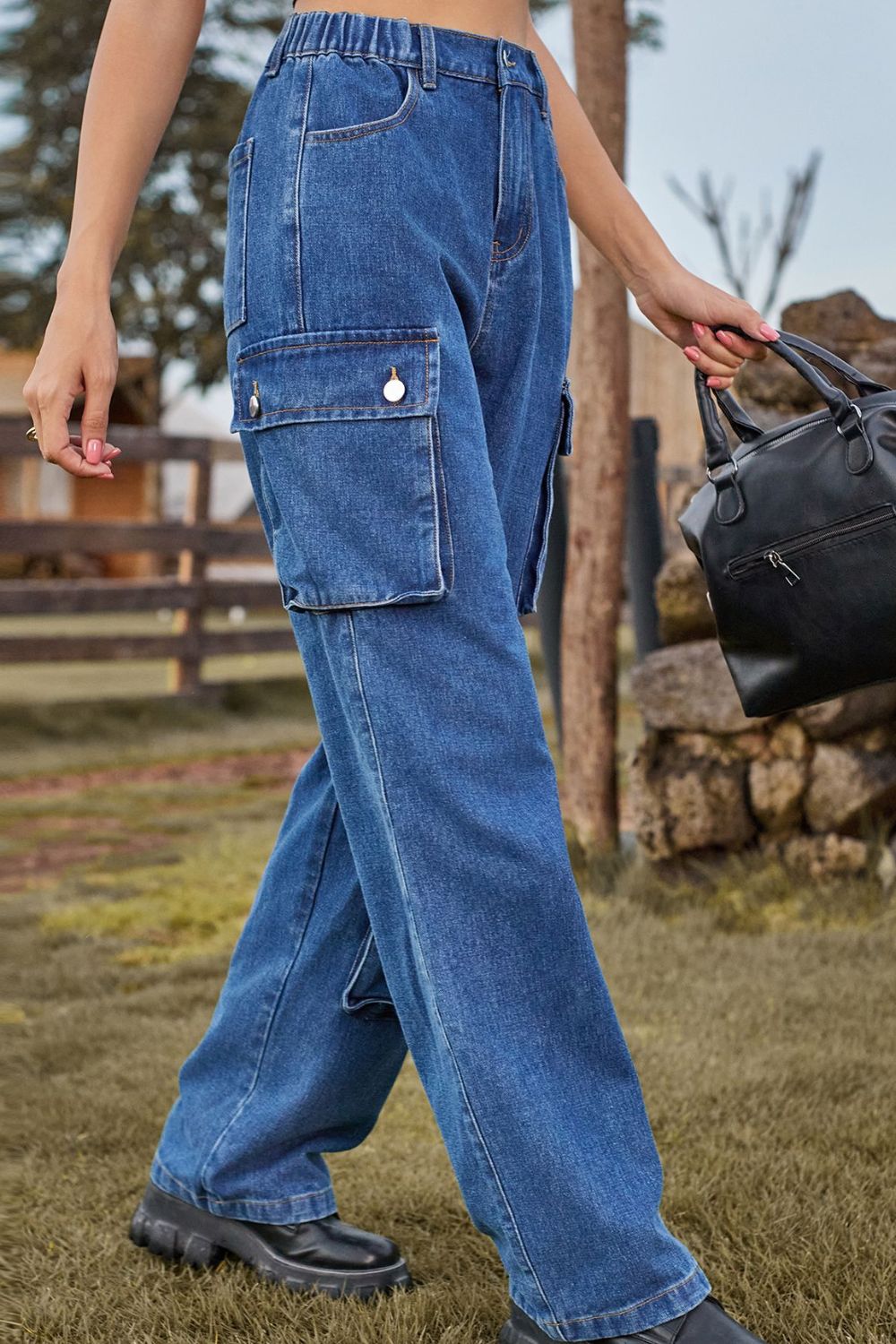 Loose Fit Wide Leg Cargo Pants